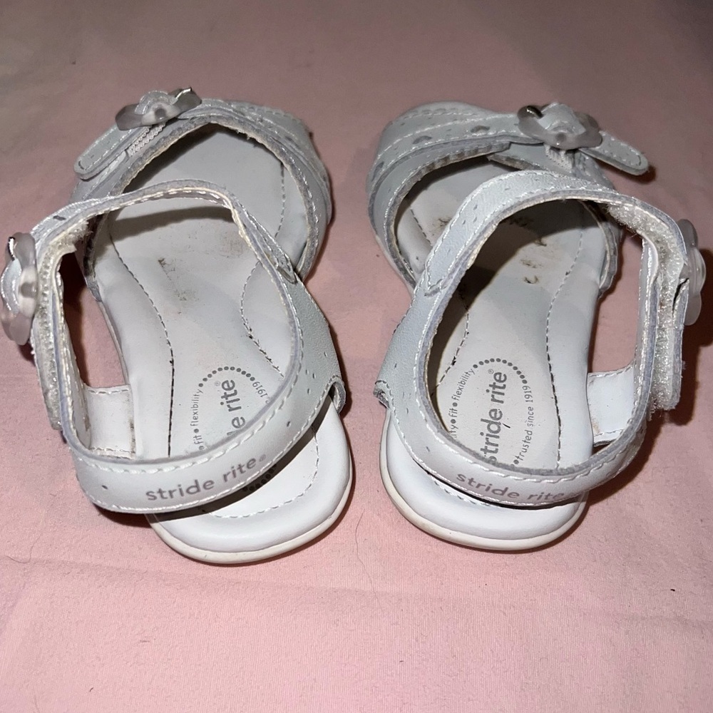 Stride Rite Butterscotch Girl’s White Sandals Just In Time For Spring - Picture 6 of 6